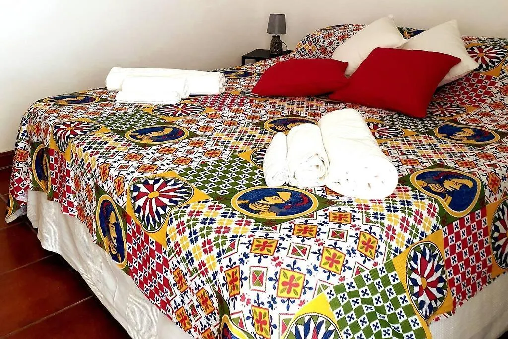 Flying Whales Apartment Syracuse Italy